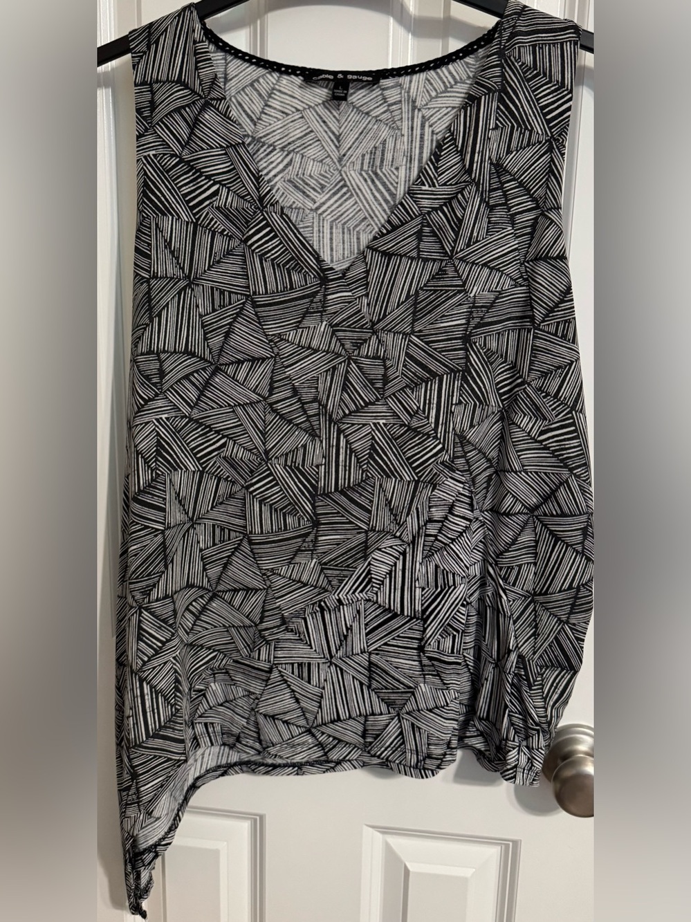 Cable & Gauge Black and White Striped Geometric V-Neck Top